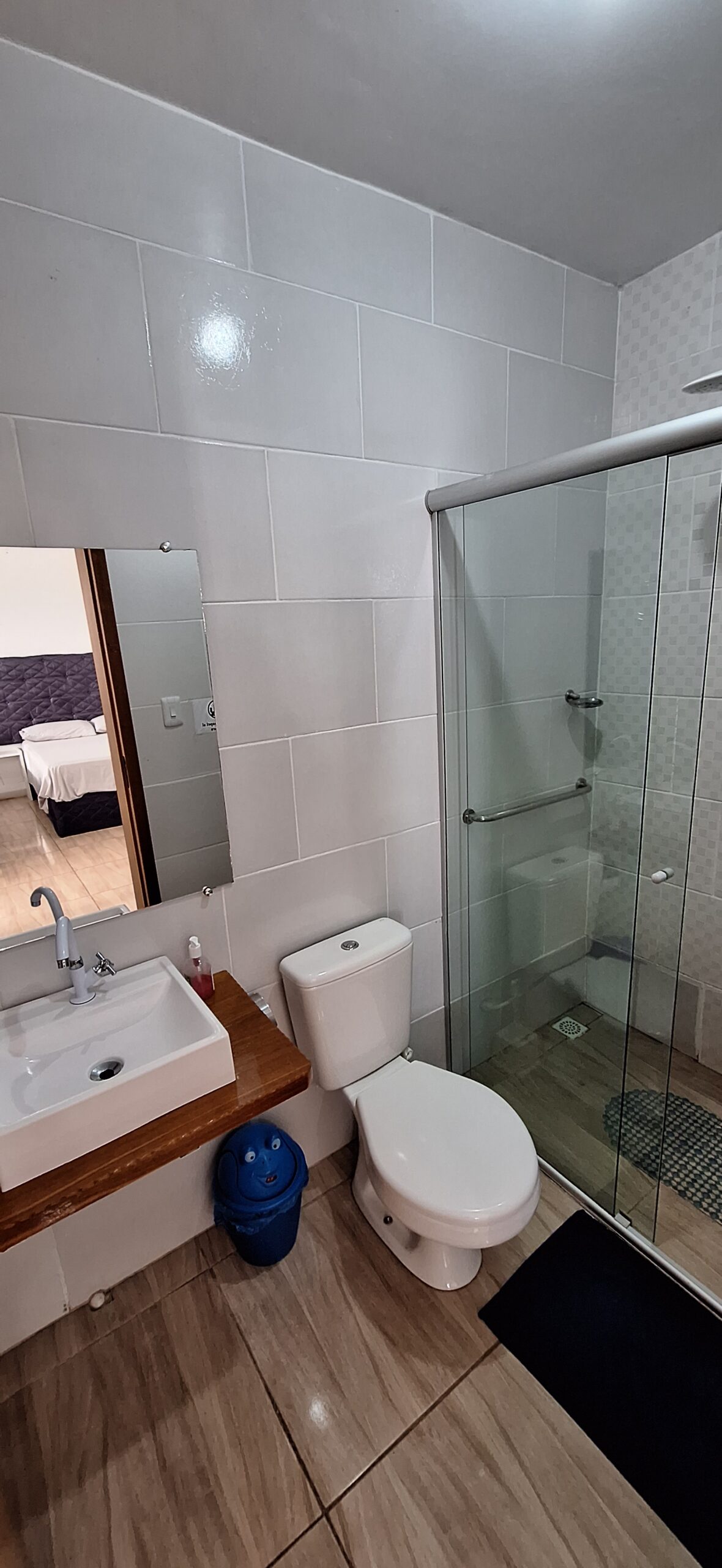 Quarto equipado da Pousada Félix — hospedagem confortável em São Gabriel